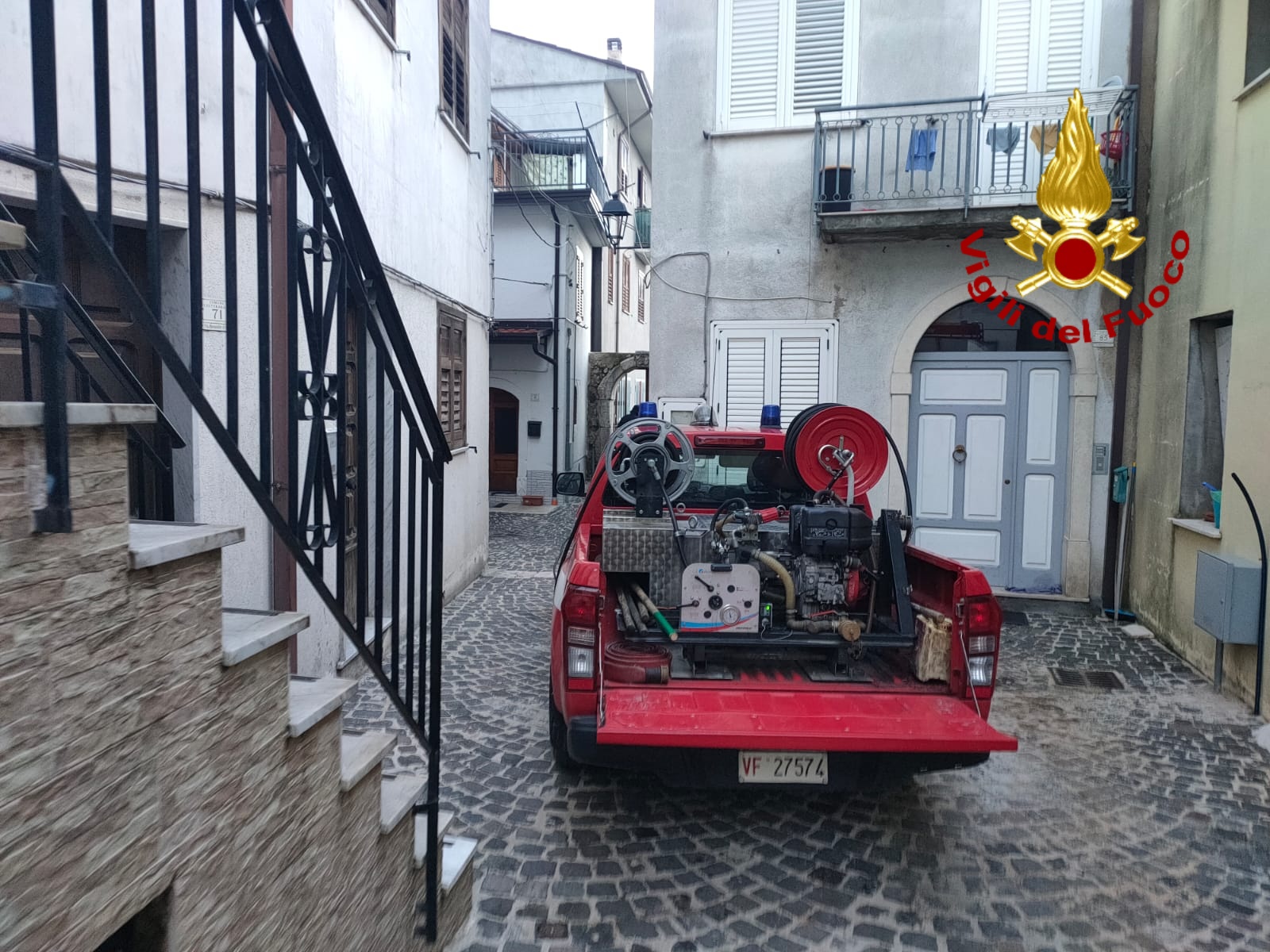 Incendio in abitazione e fuga di gas, super lavoro per i vigili del fuoco tra Volturara e Summonte