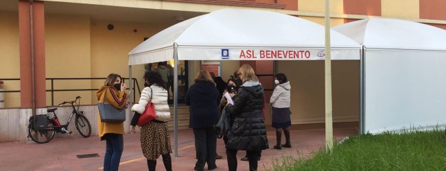 Vaccini al personale scolastico, si parte da Telese Terme