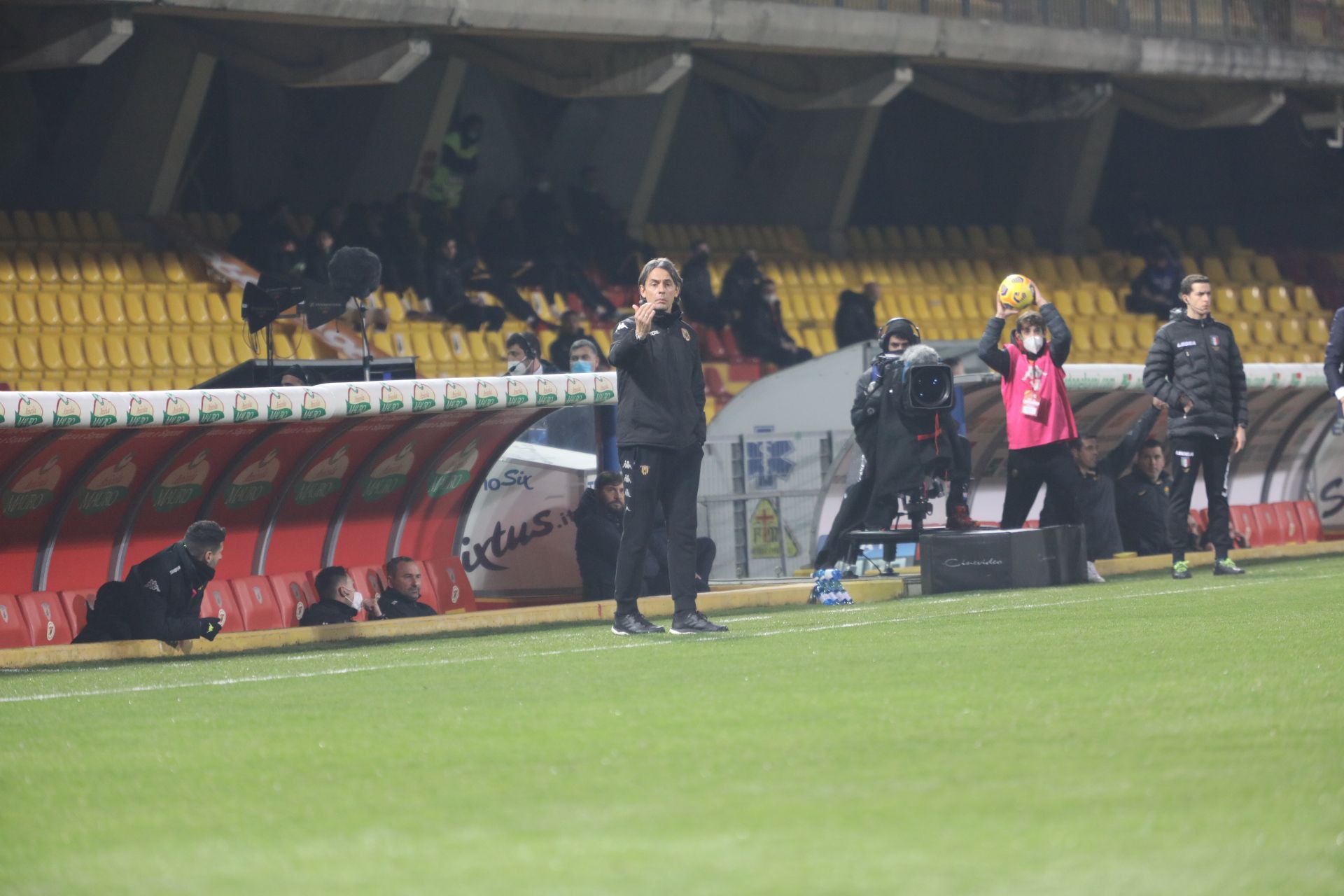 Benevento, Inzaghi: “Orgoglioso di questa squadra. Senza l’espulsione, avremmo potuto anche vincerla”