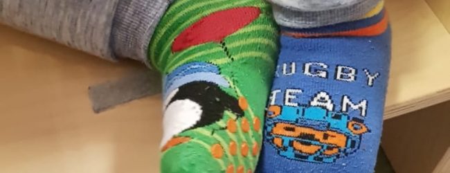 Giornata dei “calzini spaiati”,l’iniziativa che celebra la diversità
