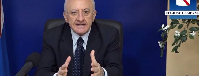 De Luca: “In Campania forte ripresa dei contagi. Così non reggiamo”