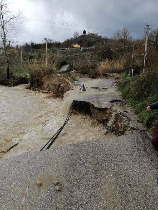 Cautano| Crolli e frane, l’avviso del Comune