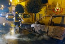 Pratola Serra| Auto in fiamme nella notte, attimi di paura in corso Vittorio Emanuele