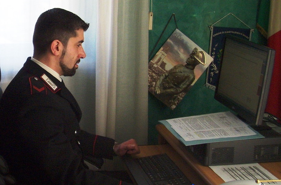 Cittadino di San Bartolomeo in Galdo  raggirato on-line da un falso agente assicurativo. I Carabinieri denunciano un 41enne di Caserta