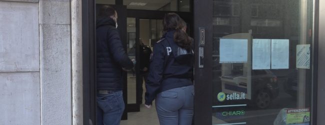 Avellino| Rapina alla Banca Sella, 2 banditi tengono in ostaggio clienti e dipendenti per circa mezz’ora e poi fuggono con il bottino
