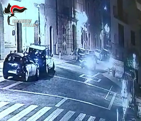 Altavilla Irpina| Al volante sotto l’effetto di cocaina, 27enne investe una donna e scappa via: arrestato