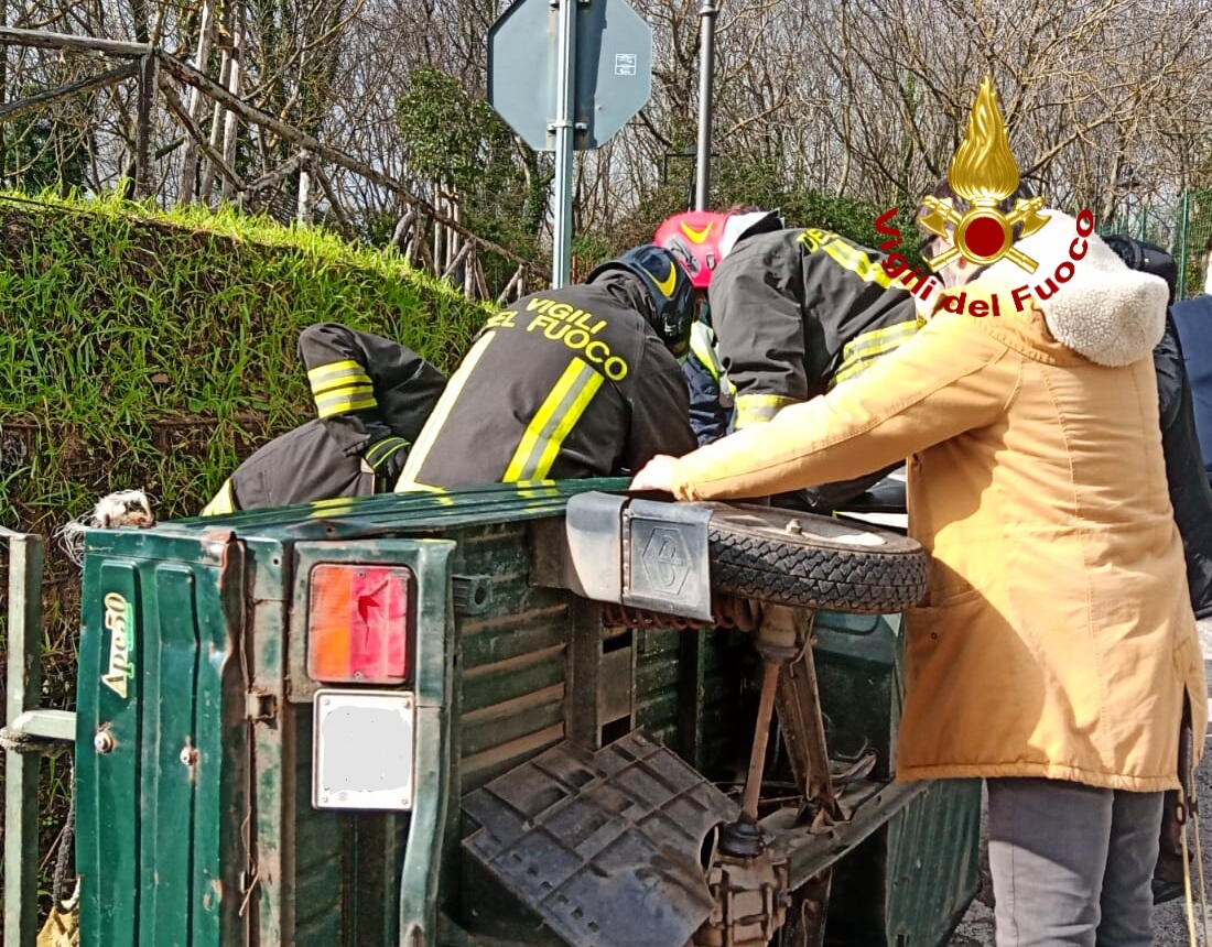 San Potito Ultra| Ape Car si ribalta con una coppia di anziani coniugi a bordo, al Moscati per controlli l’uomo