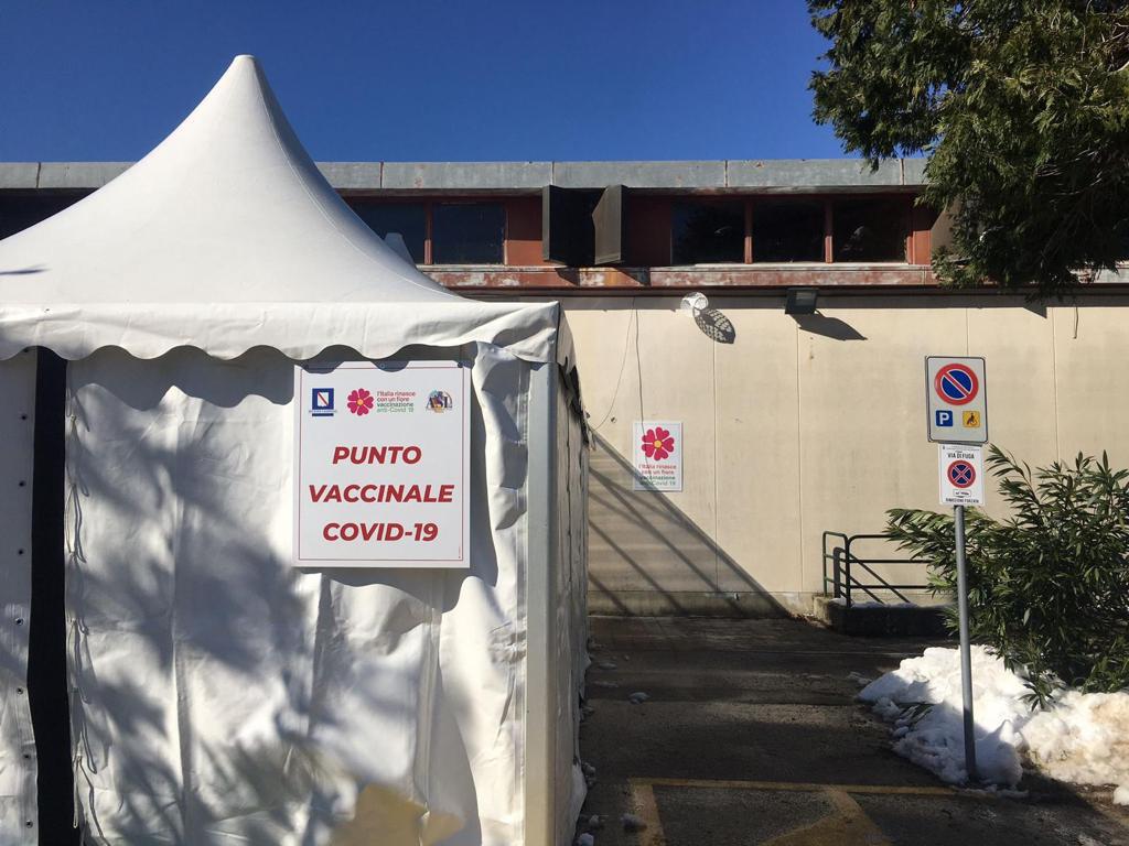 Campagna vaccinale anticovid in Irpinia, somministrate 698 dosi agli over 80 nella prima giornata