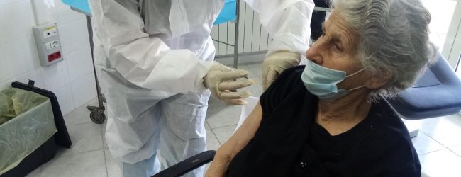 Vaccini: in Campania almeno una dose al 100% degli over 80 deambulanti