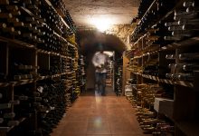 Coldiretti: oltre 6,9 miliardi di litri di vino in cantina, serve intervento del Governo