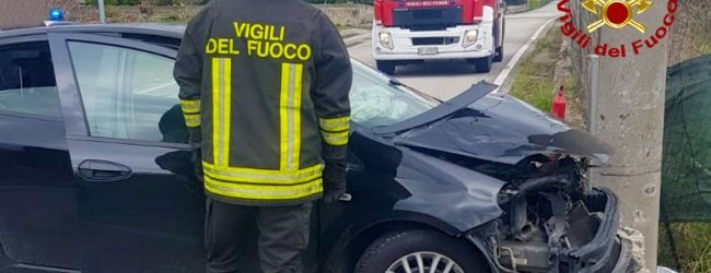 S.Martino V.C.| Auto sbanda e si schianta contro un muro, 2 feriti in ospedale