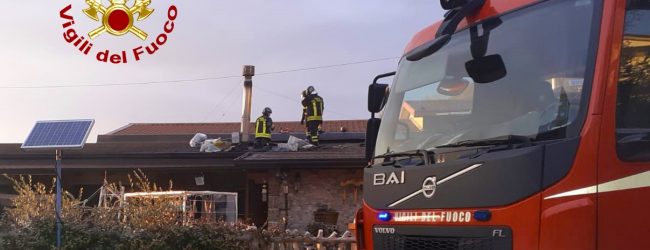 Atripalda| Canna fumaria in fiamme, prende fuoco tetto di villetta