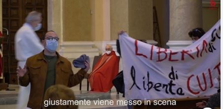 Benevento| “Libertà di culto, Libertà di cultura”, manifestanti interrompono celebrazione religiosa