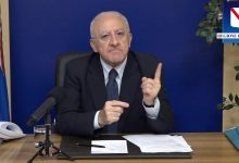 De Luca: pronti a vaccinare 16enni per riaprire scuole