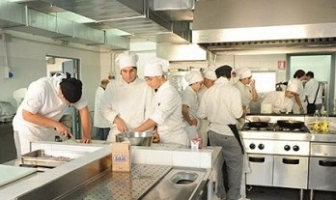 Avellino| All’Alberghiero laboratori aperti per una produzione gastronomica pasquale di beneficenza