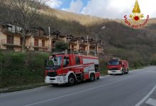 Incendio in una villetta su via Nazionale, intervento dei vigili del fuoco