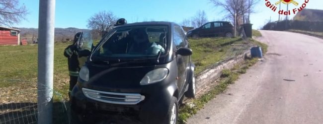 Pratola Serra| Incidente in via Ventole: un’auto finisce fuoristrada e l’altra si ribalta. Conducenti trasportati al “Moscati”
