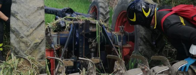 Melizzano, si ribalta con il trattore: muore 74enne