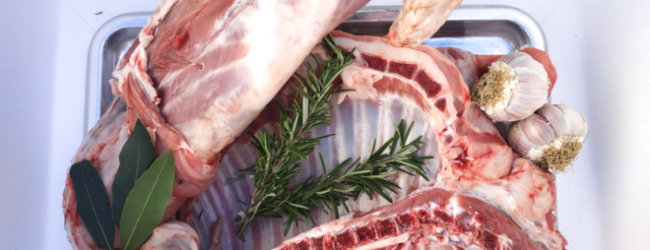 Crollano le vendite degli agnelli destinati a finire nel piatto e non solo per il lockdown