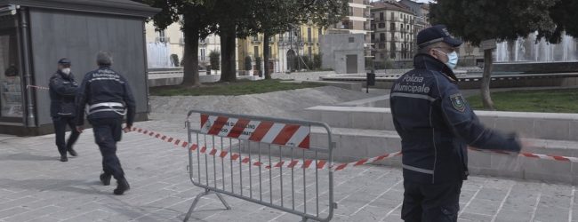 Avellino| Piazze e parchi chiusi, Festa firma l’ordinanza. Da domani vietati anche i mercatini rionali di alimenti
