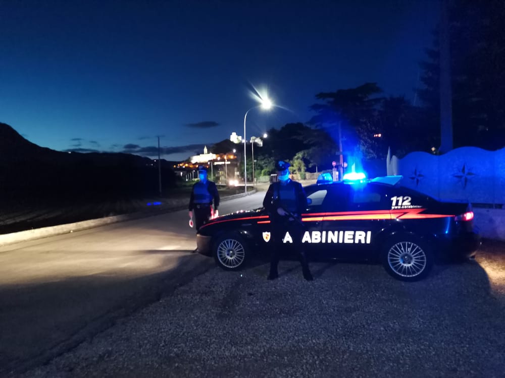 Montesarchio|Contrasto ai furti: banda di ladri messa in fuga dai Carabinieri con recupero furgone oggetto di furto e arnesi atti allo scasso