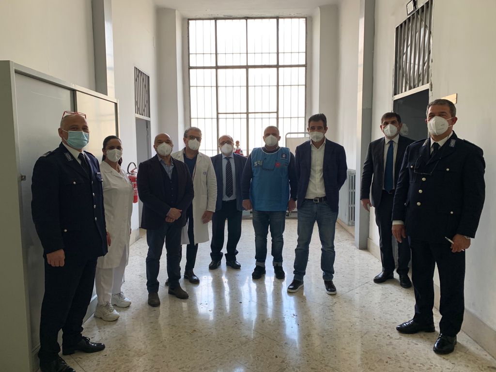 Vaccini, al via le somministrazioni ai detenuti di Poggioreale
