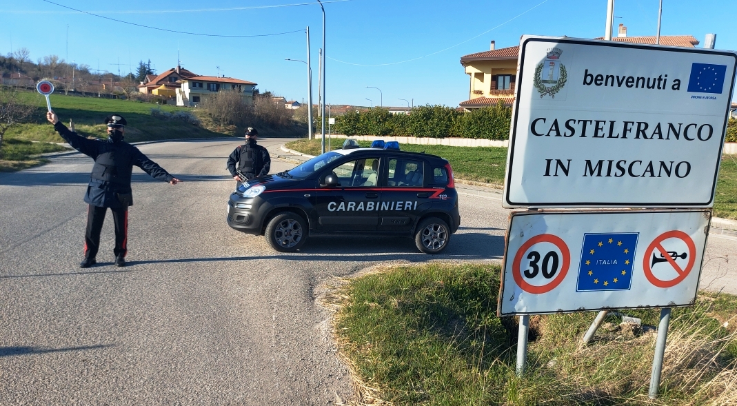 Giovane positivo al Covid in giro sul trattore, denunciato dai Carabinieri