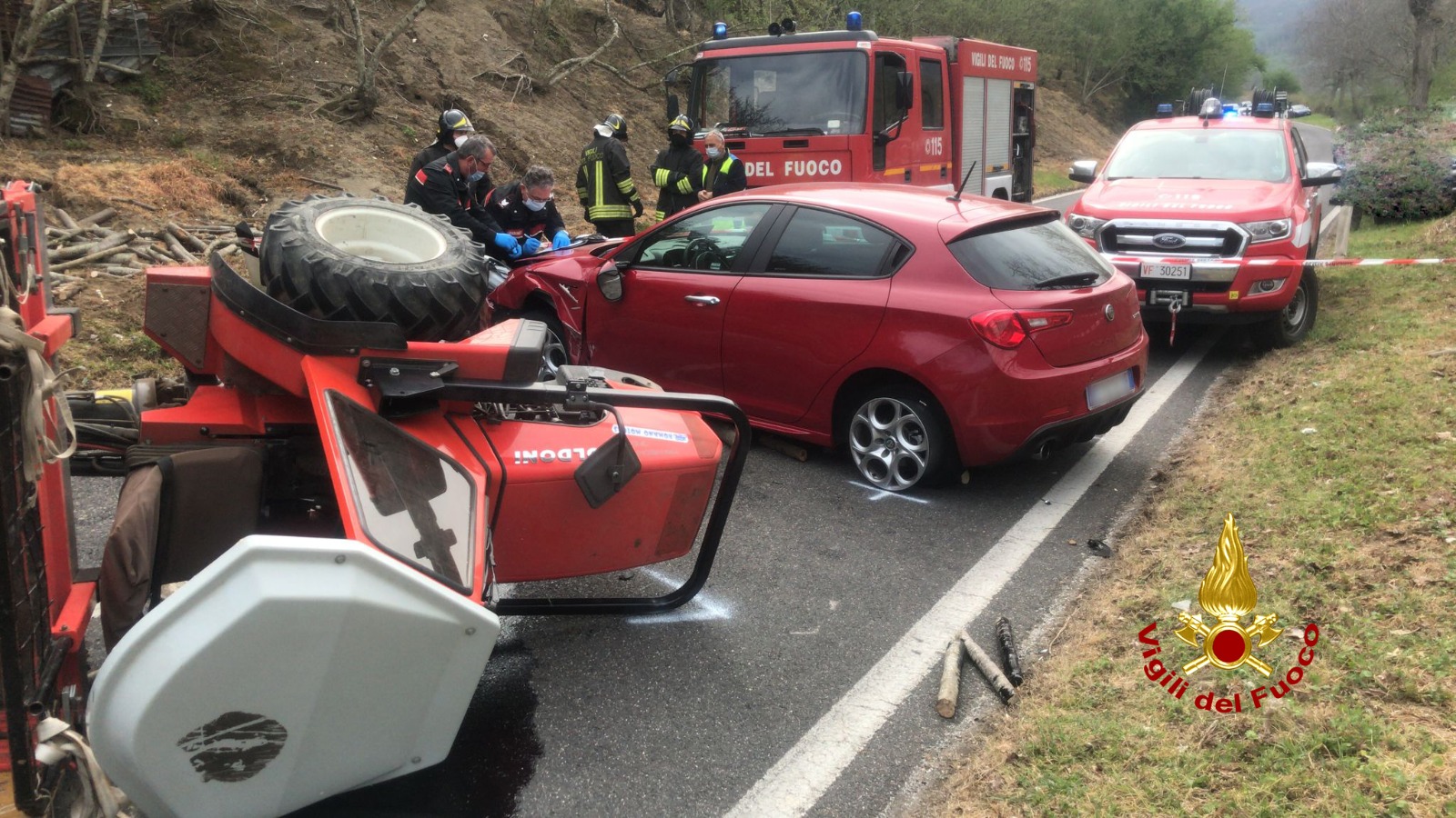 Mugnano| Scontro auto-trattore, 69enne incastrato grave in ospedale