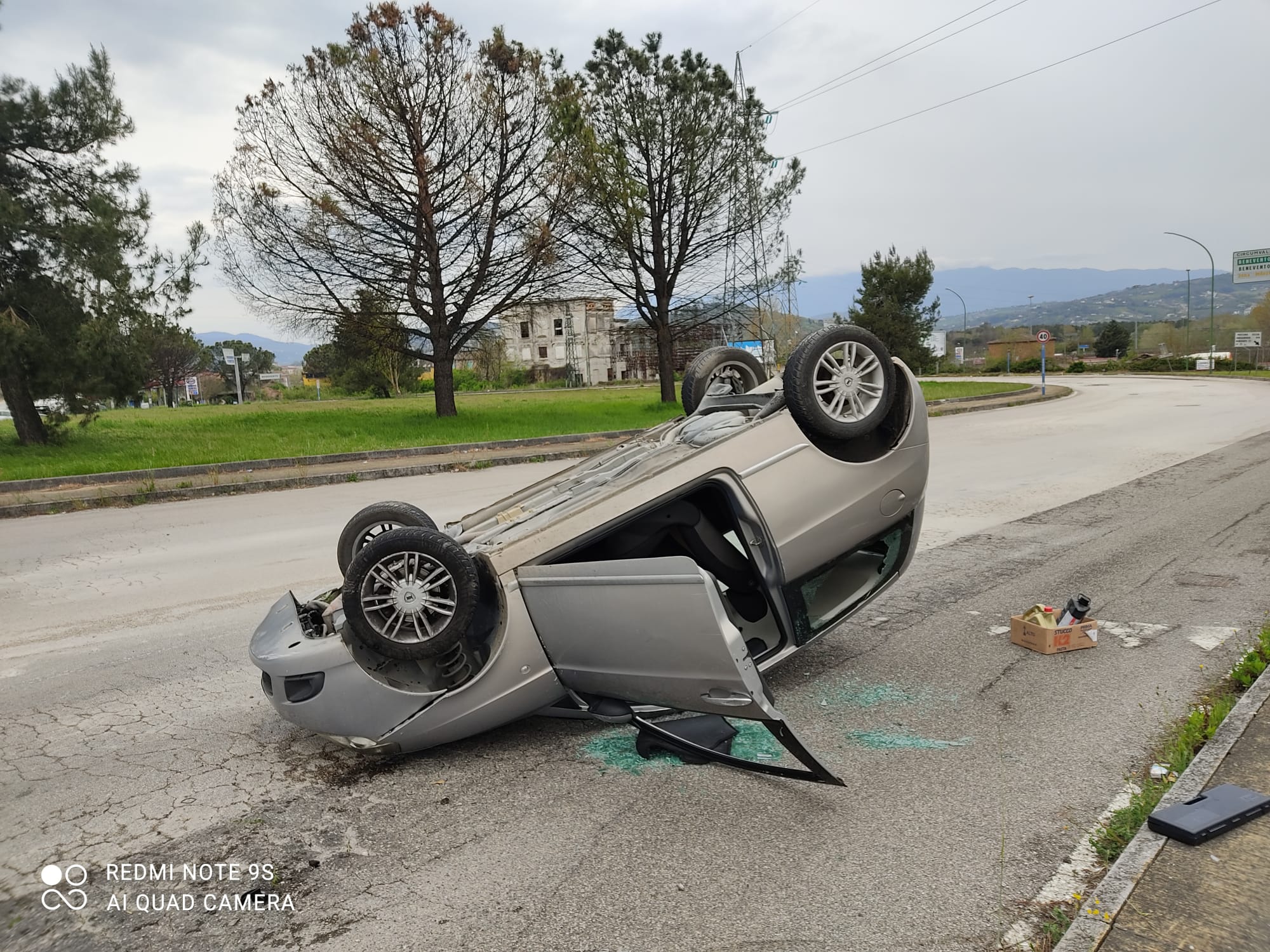 Benevento/Si ribalta alla Rotonda dei Pentri, paura per un 43enne