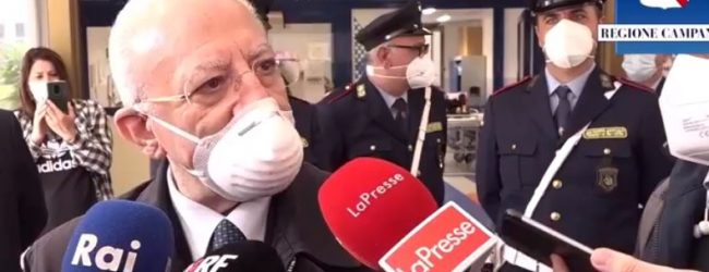 De Luca: “Chi fa assembramenti notturni è un criminale”