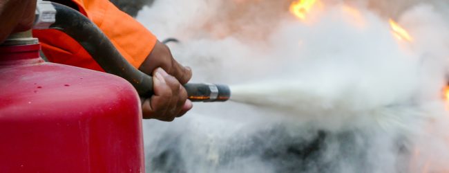 Montecalvo Irpino| Fiamme nell’abitazione di un’anziano, interviene vicino con l’estintore