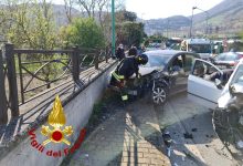 Mercogliano| Scontro tra 2 auto alla rotatoria di via Loreto: macchine distrutte, conducenti feriti