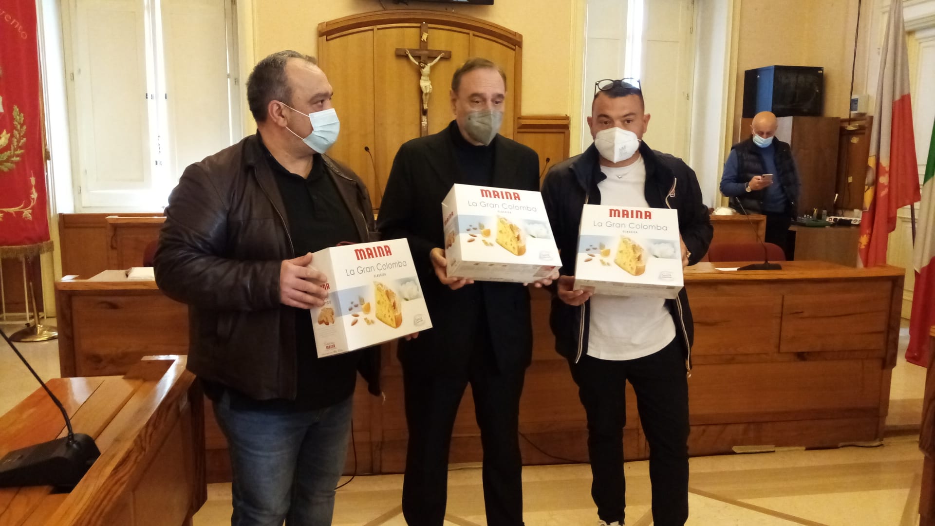 Pasqua: Colombe e mascherine per la citta’ di Benevento