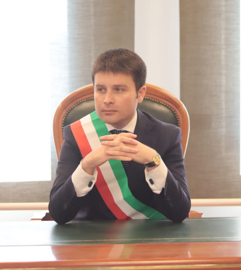 Crisi commercio Valle Telesina, Rubano a Napoli da Patriarca e Marino