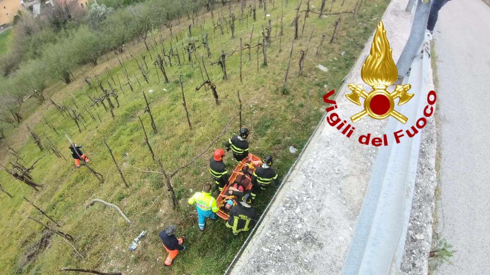 Mercogliano| Cade da un muretto alto 6 metri, 58enne recuperato dai vigili del fuoco e trasportato al Moscati
