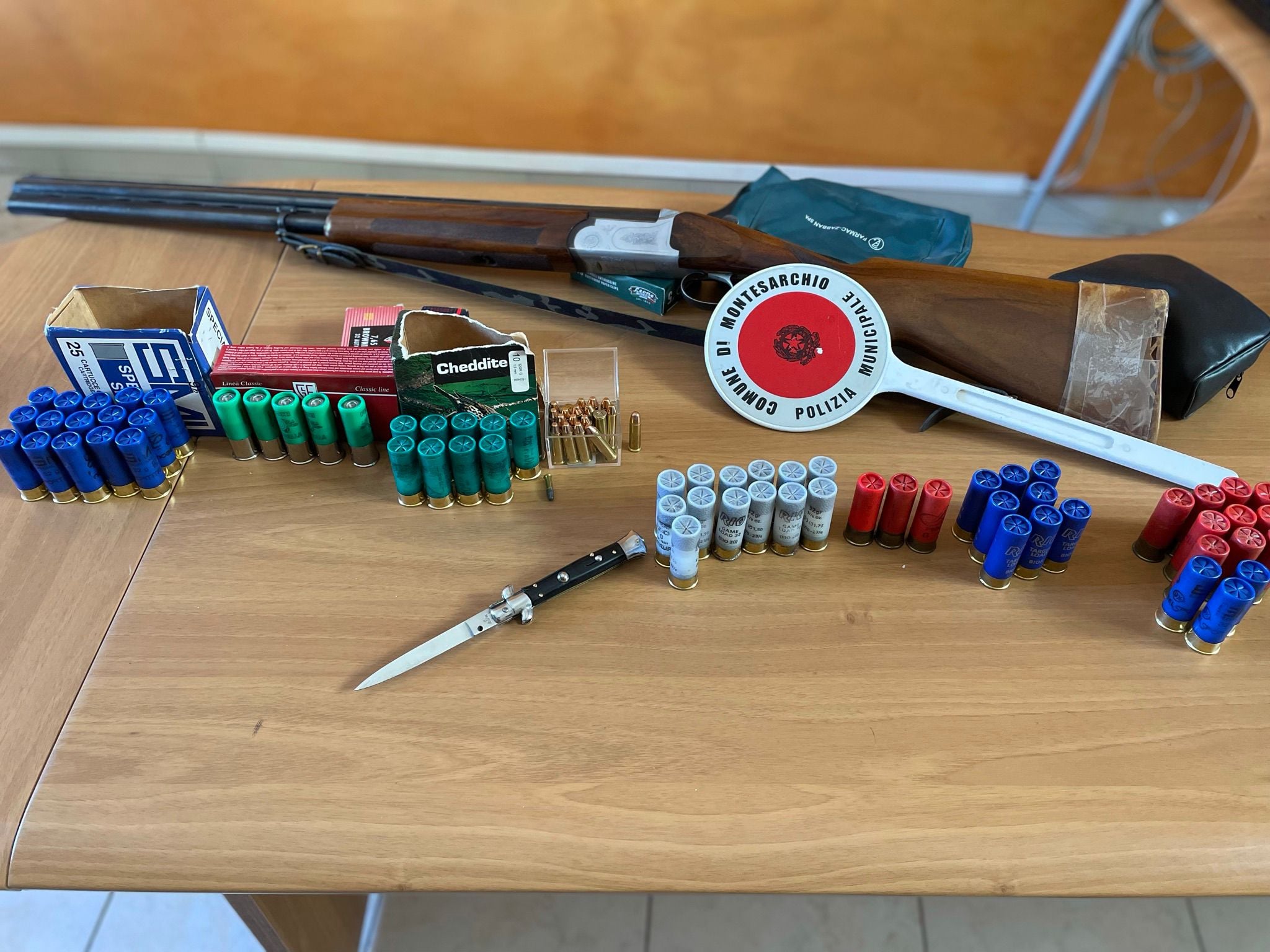 Montesarchio, ritrovate armi da fuoco in  locali del centro storico