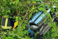 Ariano Irpino| Auto nella scarpata, 19enne liberato dai vigili del fuoco