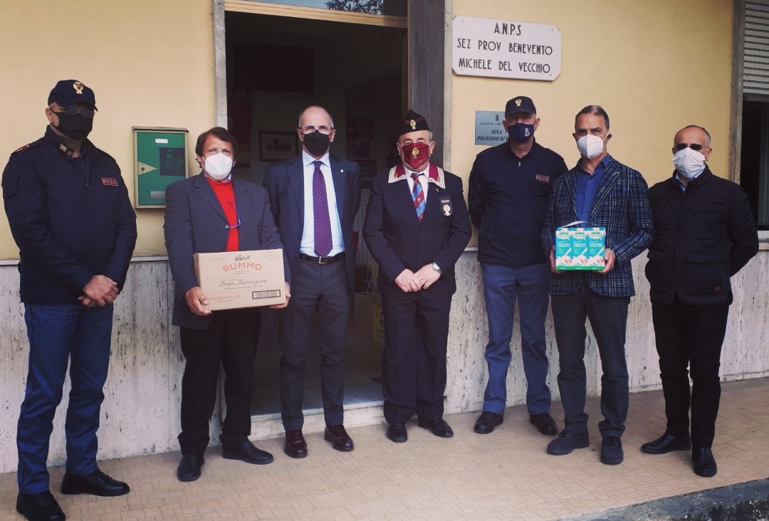 Benevento| Associazione Nazionale Polizia di Stato, donazione di generi alimentari per le famiglie in difficoltà