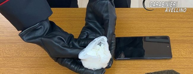 Caposele| Non si ferma all’alt e getta dal finestrino 50 grammi di cocaina e 100 di hashish, arrestato