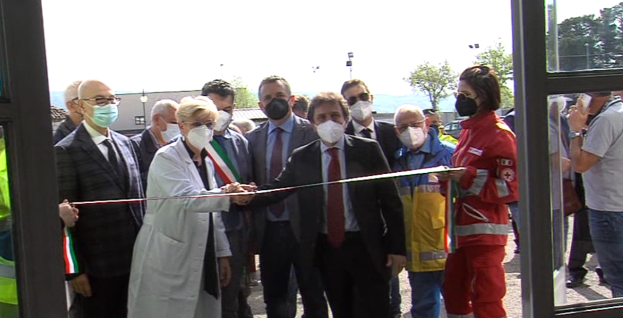 Vaccini, al via le somministrazioni nel maxi hub di Morcone. Volpe: “30% di sanniti hanno ricevuto almeno la prima dose”