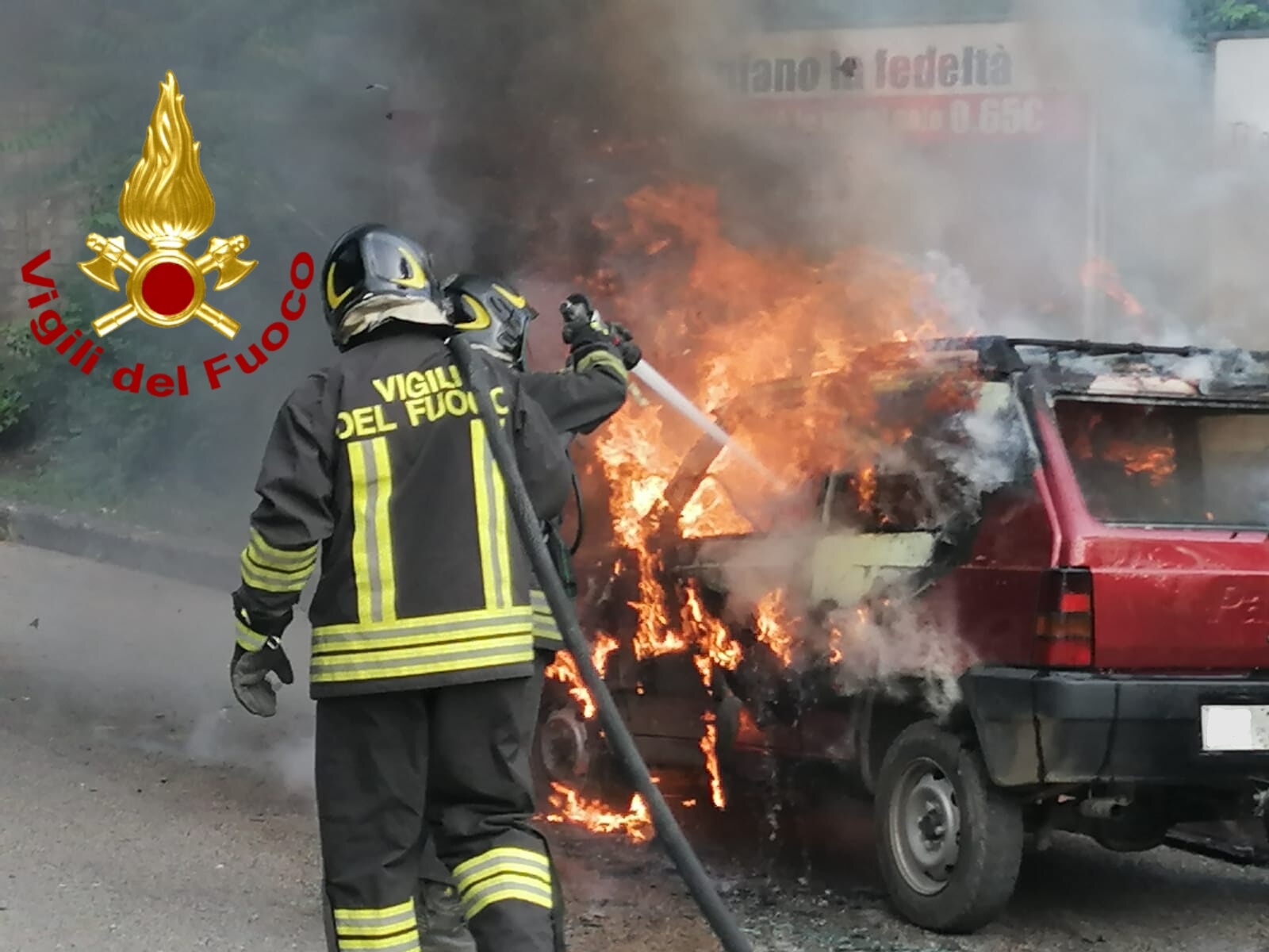 Montoro| Auto in transito in fiamme a Misciano, paura per 67enne