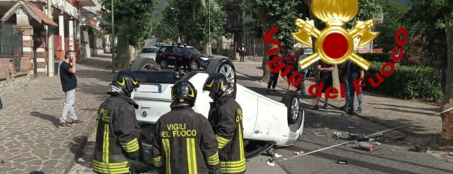 Lauro|Auto si ribalta in viale Platani, ragazzo ferito al Moscati