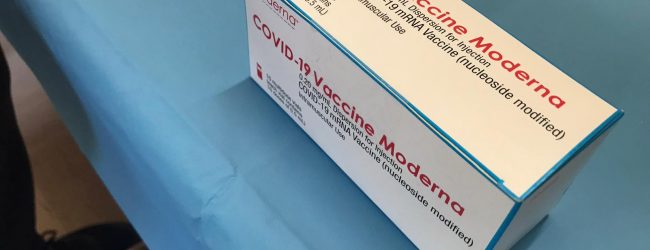 Vaccino Moderna a giovani 12-17 anni, arriva il via libera dall’Ema