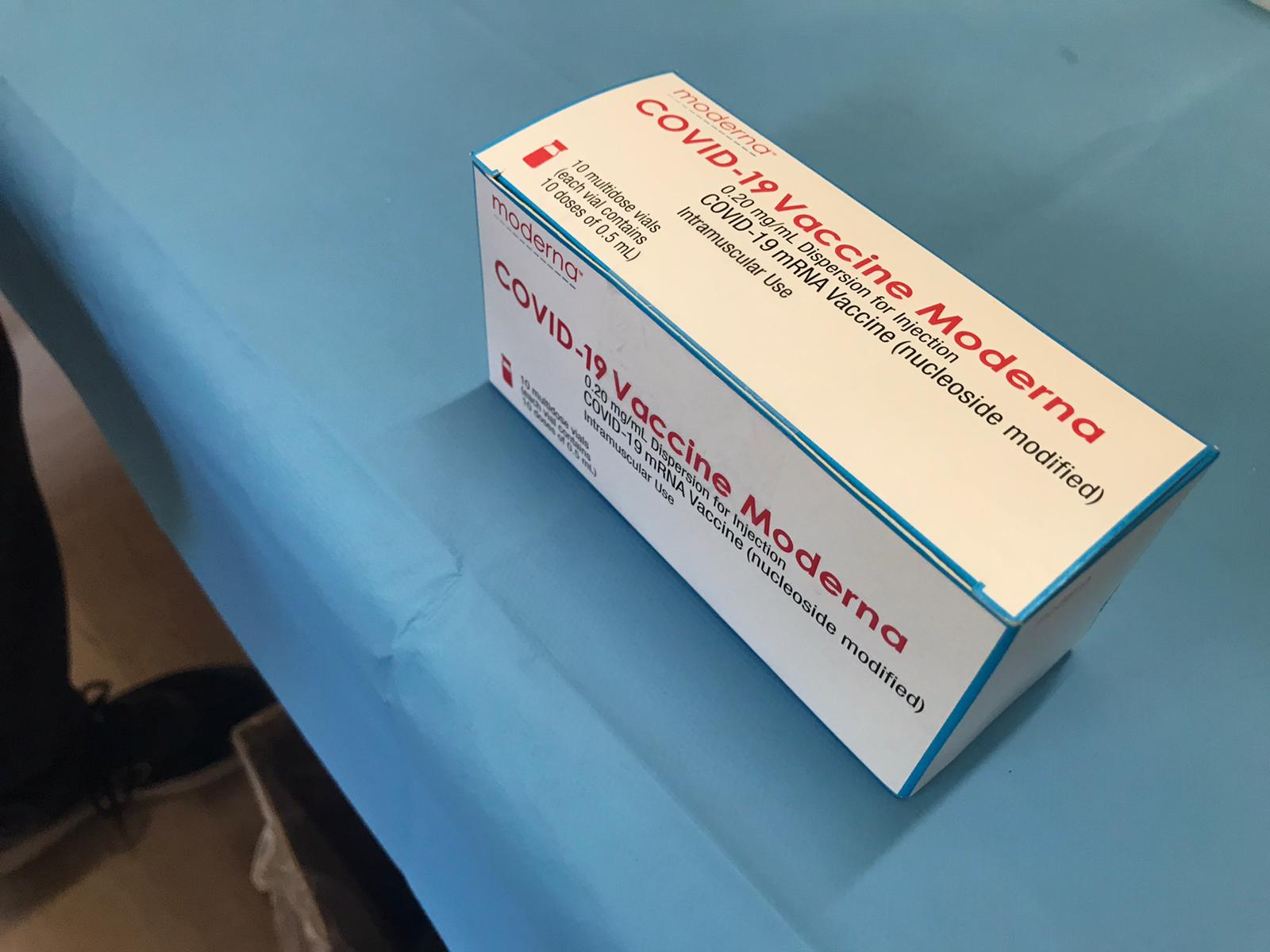 Vaccino Moderna a giovani 12-17 anni, arriva il via libera dall’Ema