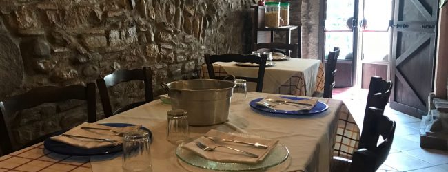 Covid, ministero della Salute: a tavola resta limite di quattro persone