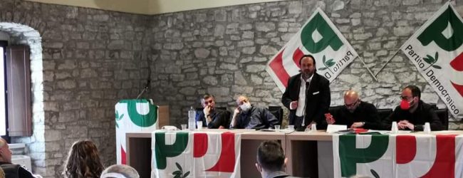 Assemblea PD, De Pierro: “il partito in mano ad estremisti”. Cacciano: “andiamo a congresso e misuriamoci”