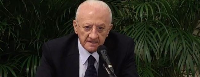 Covid, De Luca: “Togliere mascherina non e’ sbarco in Normandia”