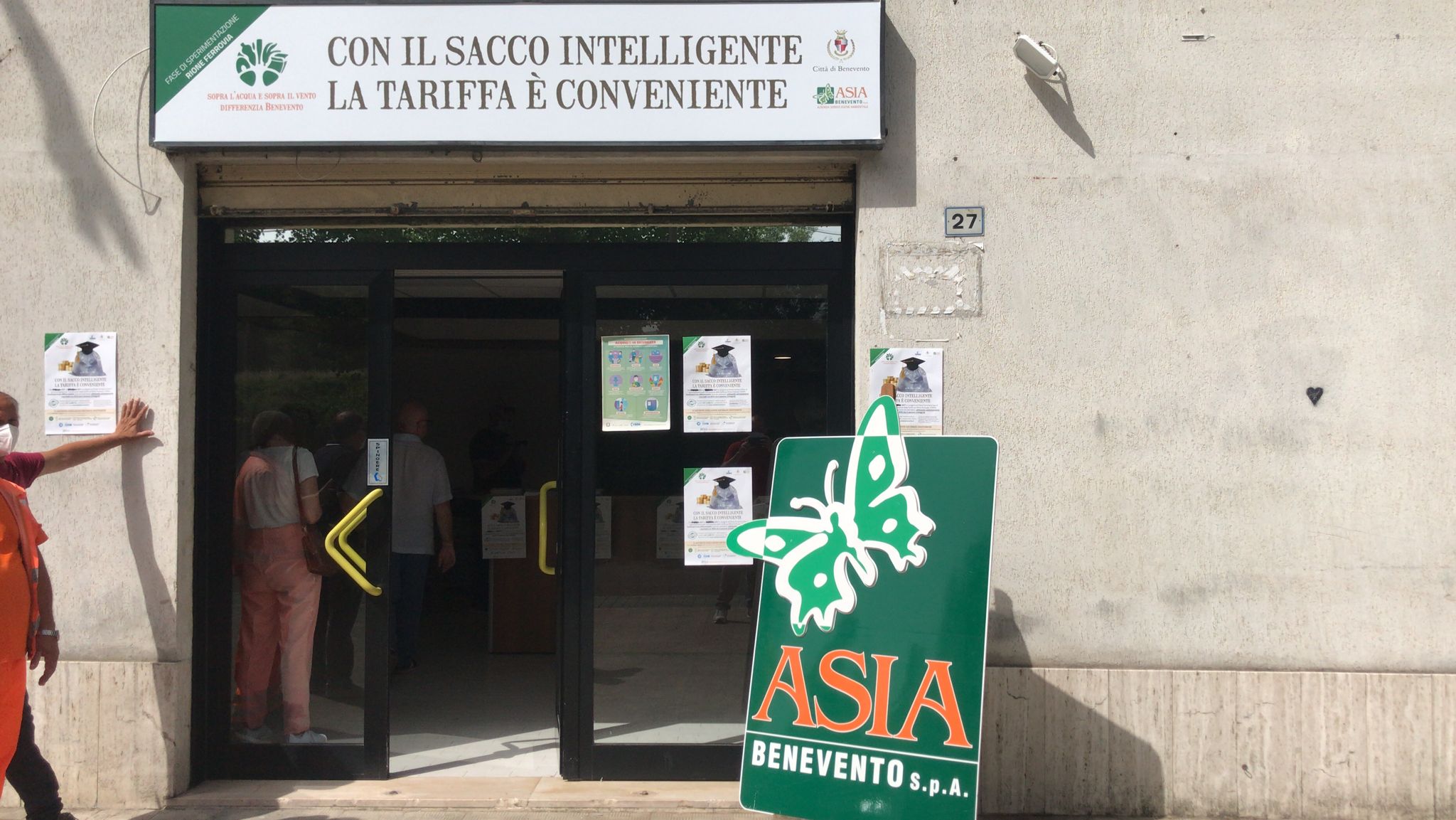Benevento| Rifiuti, al via la seconda fase della Tarip: da oggi attivo lo sportello per la consegna dei sacchetti alle utenze del Rione Ferrovia