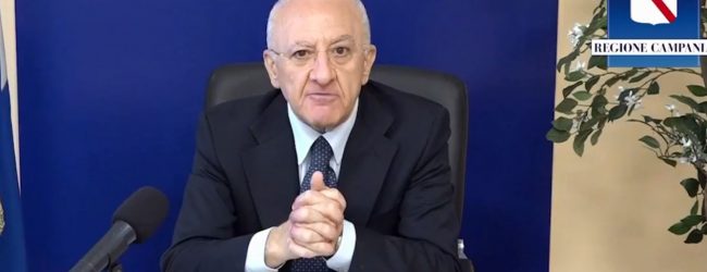 Vaccini, De Luca: se necessario rinvieremo inizio scuola