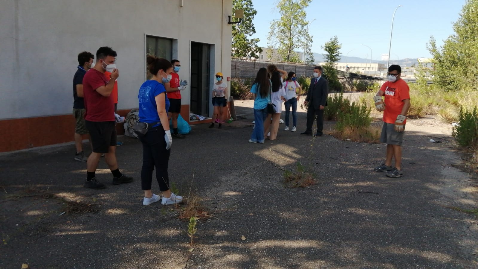 Ex cementificio, Libera da il via alla “ripulitura” del bene confiscato col generale Romano